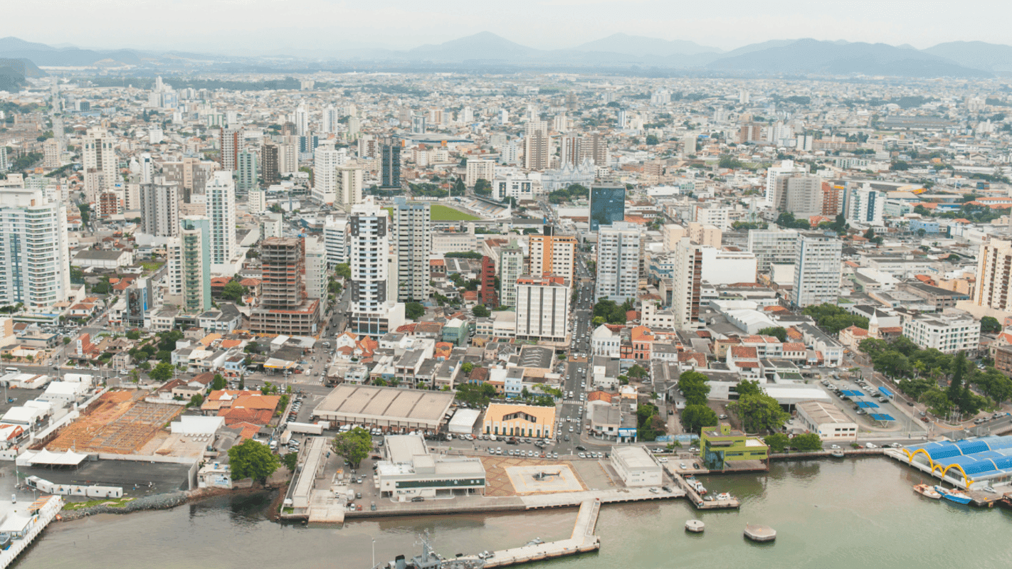 Vale a pena comprar apartamento na planta em Itajaí?