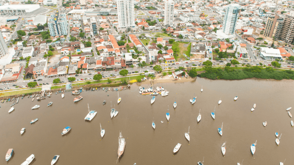 conclusao-a-avenida-beira-rio-e-um-dos-locais-mais-bonitos-e-valorizados-de-itajai
