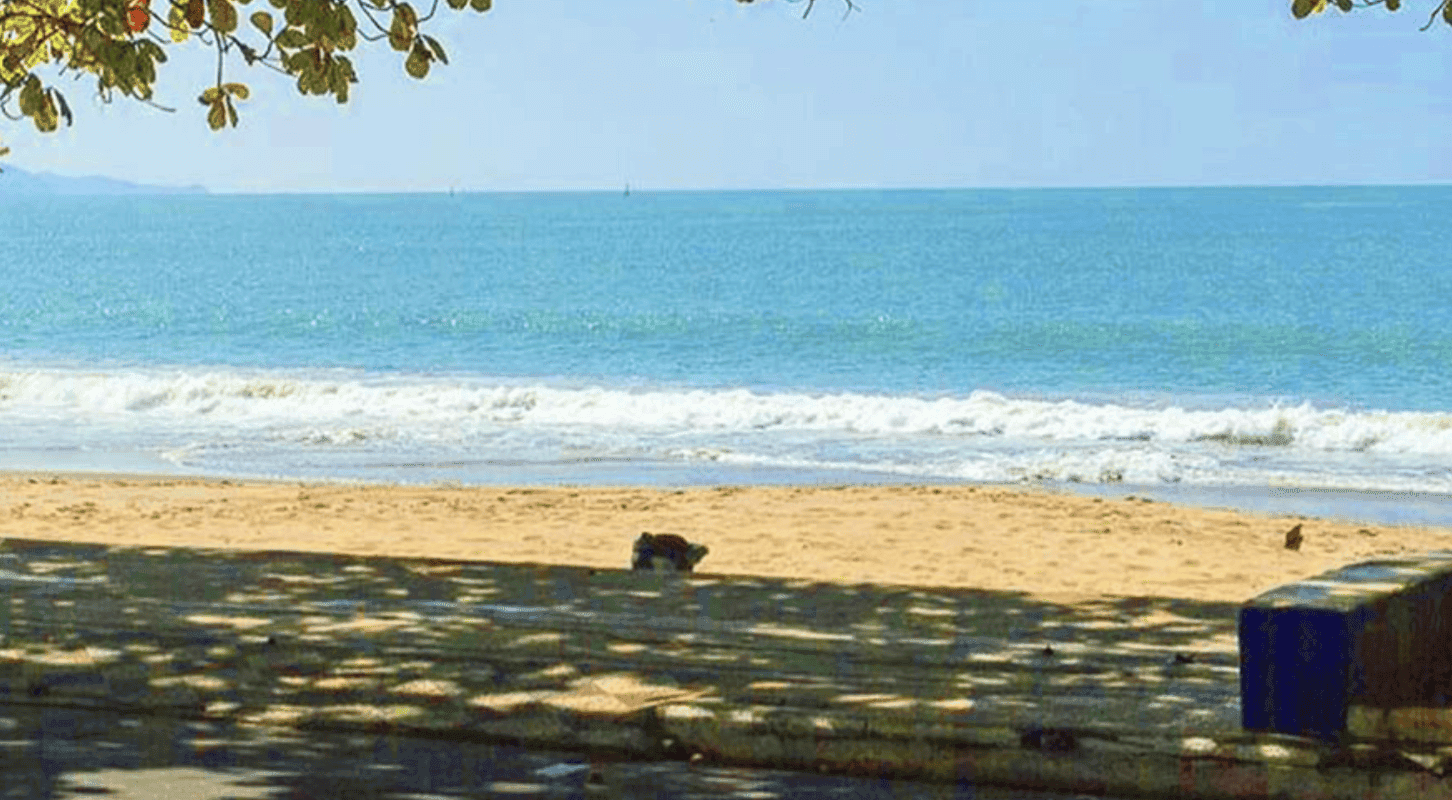 Praia de Cabeçudas em Itajaí: Um Mergulho no Paraíso e Seus Custos