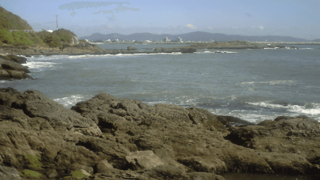 praia-de-cabecudas-tranquilidade-e-charme-a-beira-mar