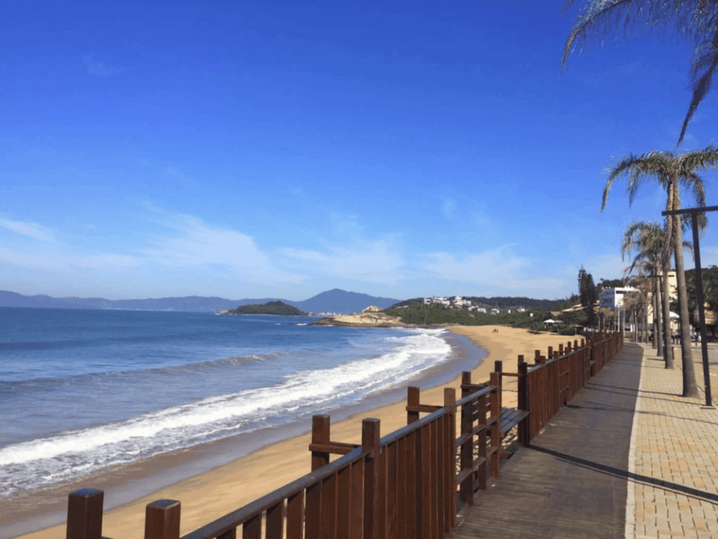 um-guia-completo-sobre-a-praia-brava-em-itajai