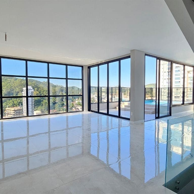 Foto 1 de Cobertura Triplex com 3 suítes à venda, 303 m² - Fazenda - Itajaí/SC