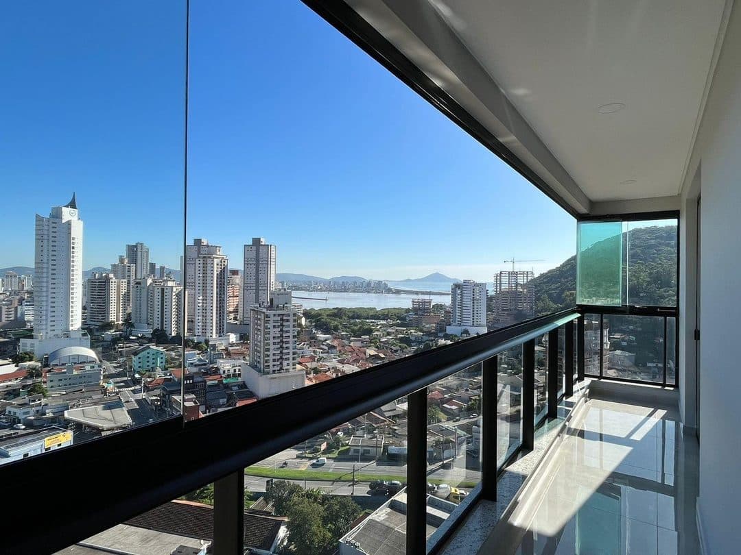 Foto 1 de Apartamento com 2 suítes à venda, 83m² - Fazenda - Itajaí/SC